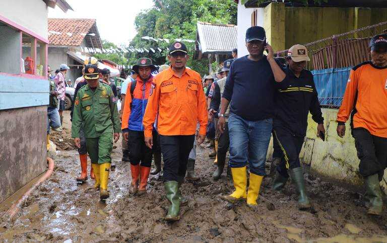 Garut Selatan Dilanda Banjir dan Tanah Longsor, Masa Tanggap Darurat Ditetapkan 7 Hari